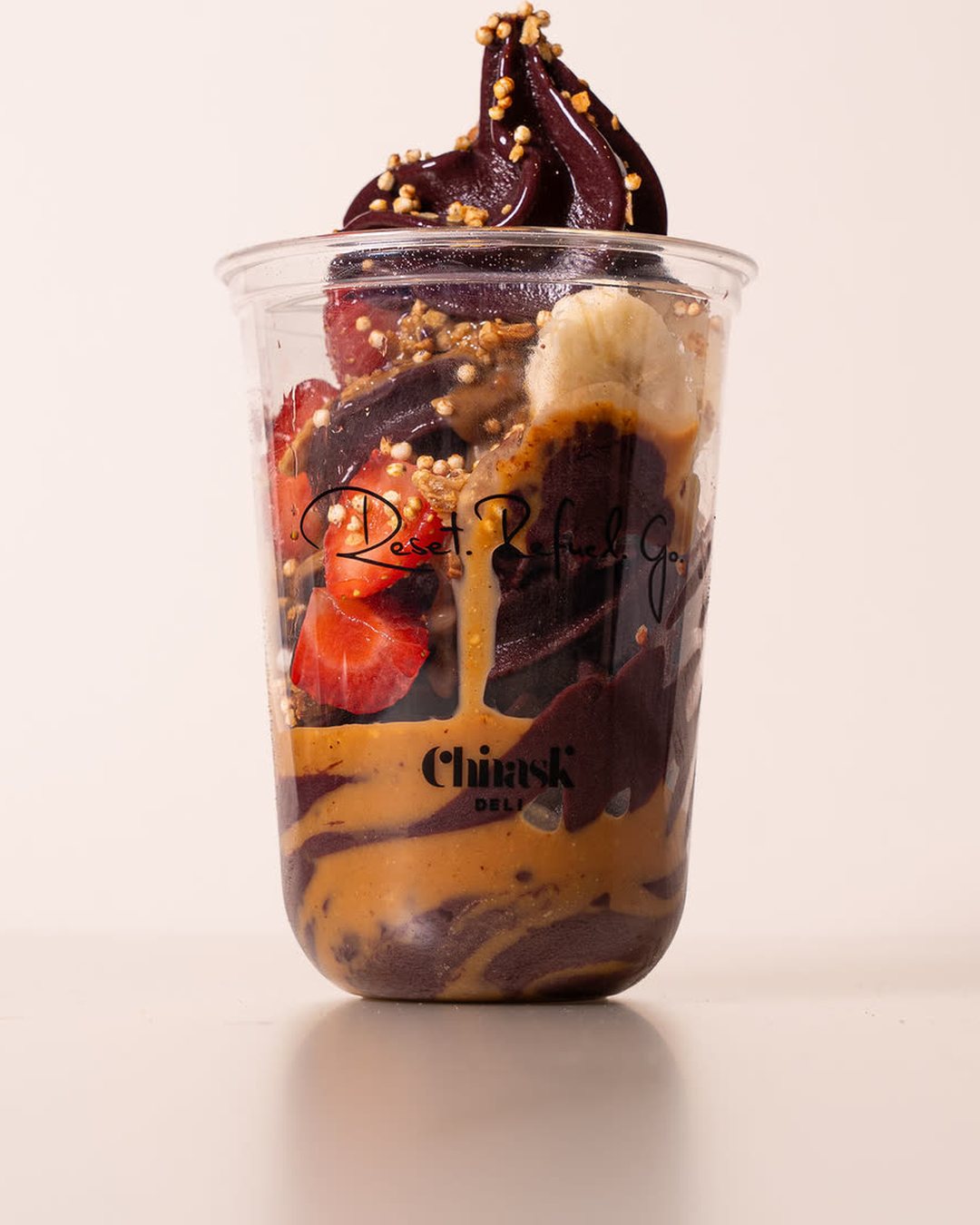 Acai Soft Serve mit Erdnuss