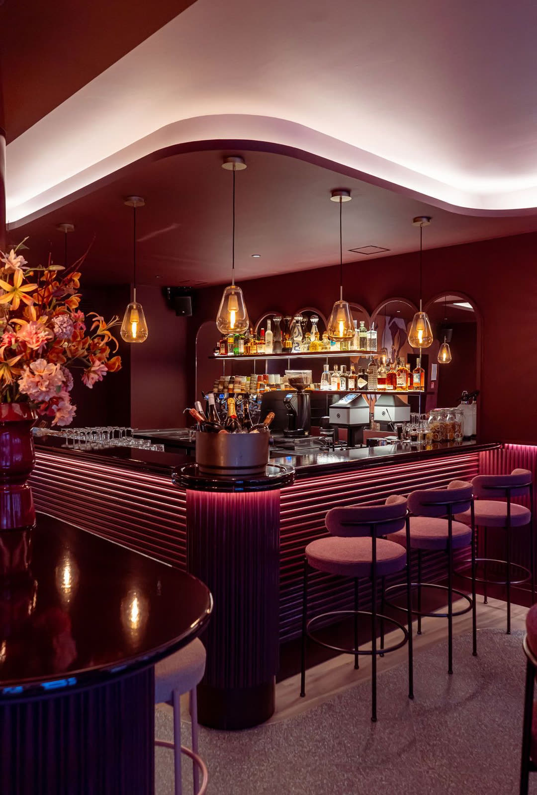 Chinaski studio&bar